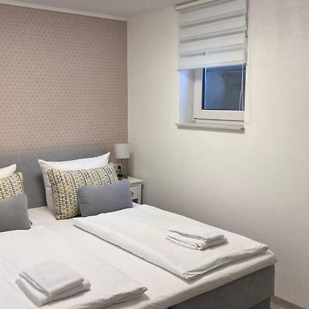 Awad'S White Apartment 鲁斯特 外观 照片