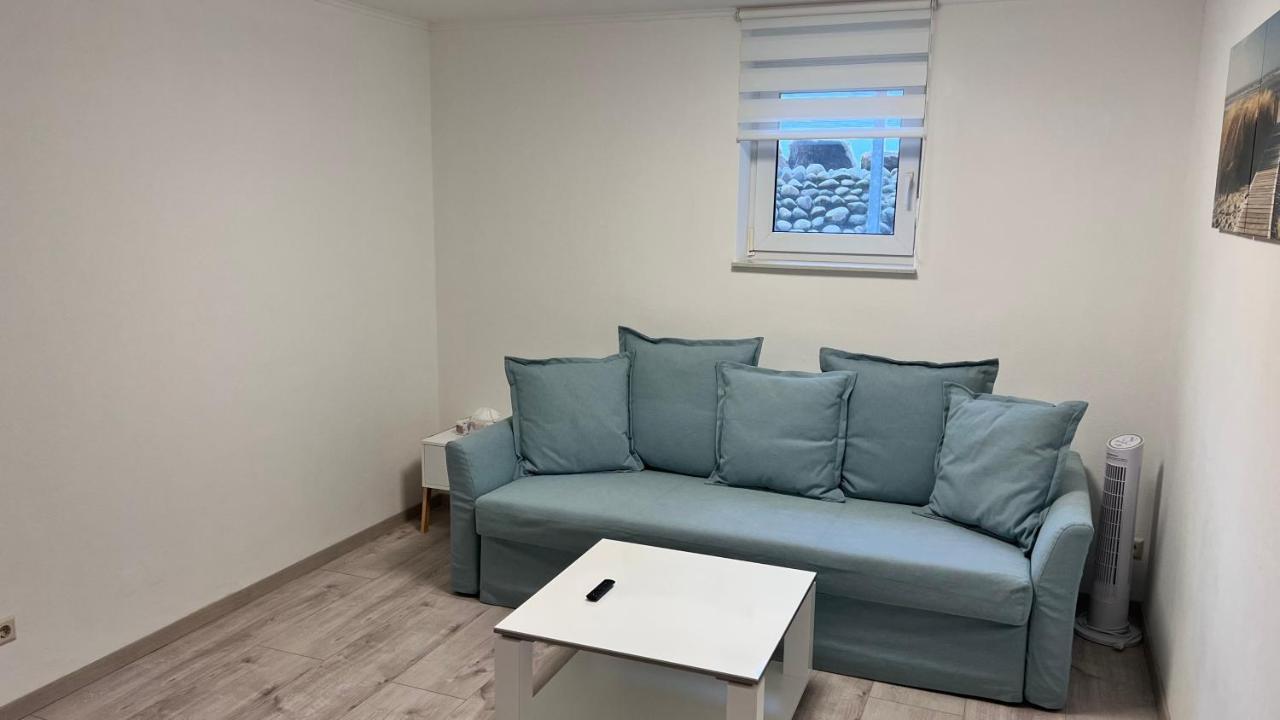Awad'S White Apartment 鲁斯特 外观 照片